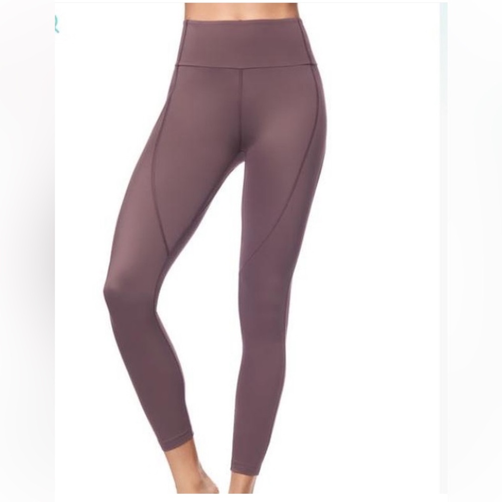 NWT Maaji 7/8 leggings dazzling in peony purple